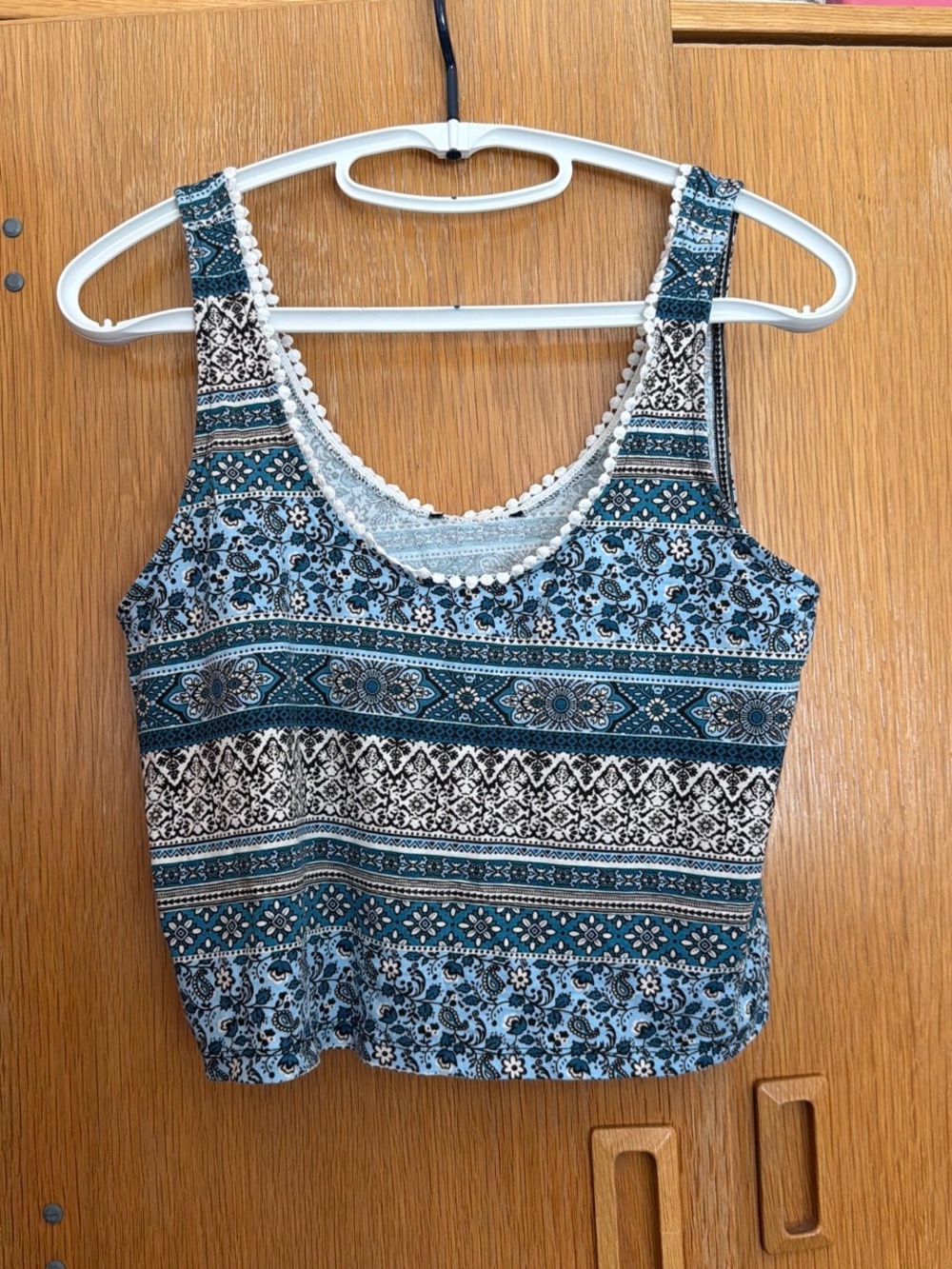 Blue Patterned Sleeveless Tank Top with Lace Trim